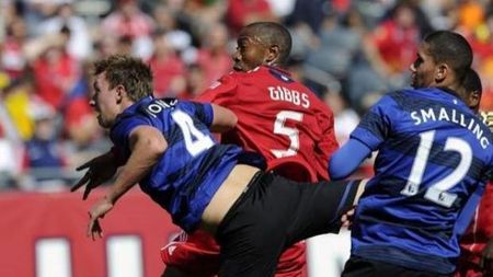 VIDEO** Nebunie în America: United, în genunchi 53 de minute! Vezi "lobul" lui Rooney și "scărița" lui Nani