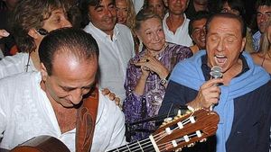 VIDEO** Berlusconi, așa cum nu l-ați mai văzut! A lansat un album muzical cu balade "elegante și rafinate"