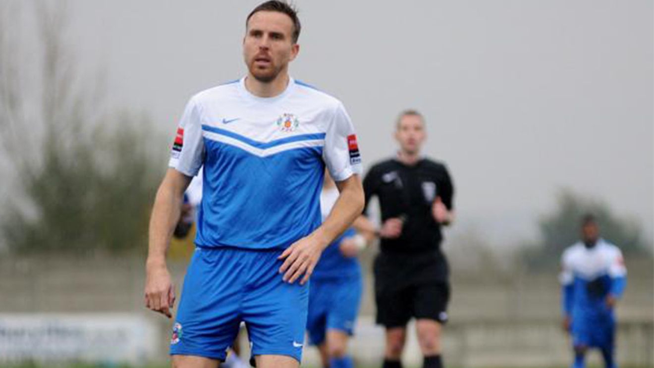 VIDEO | Presa britanică l-a desemnat "omul săptămânii": antrenorul s-a trimis pe teren, a marcat un gol și a apărat un penalty