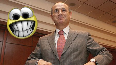 "Copos a zis că iese din fotbal? Ce dacă, și porcu' a zis că nu mai mănâncă rahat:)"