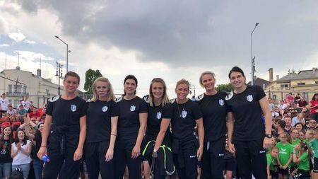 Cristina Neagu a fost aleasă în echipa ideală a Ligii Campionilor. Ambros Martin este cel mai bun antrenor. Prima reacție a căpitanului echipei naționale după anunțul făcut de EHF: "Sunt fericită să văd că oamenii mă iubesc"