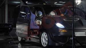 Ti-ar fi rușine cu un Matiz?** FOTO Un român l-a transformat într-un BOLID de LUX! Costă cât un apartament!