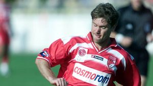 Atac asupra lui Florin Răducioiu: „Dacă nu plecam de la Dinamo, el ajungea un ilustru titular la Jiul. La Milan a jucat un meci și jumătate” + „M-a înjurat de morți” | EXCLUSIV