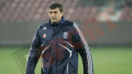 Neagoe acuză: "A fost henț la Dubarbier,** înainte de primul gol!"