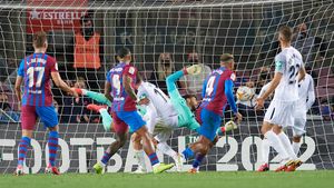 Barcelona - Granada 1-1. Catalanii au fost aproape de o mare rușine, dar Koeman a fost salvat în minutul 90 de noua „perlă”