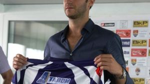 Burcă: "Primele zece echipe din clasament pot spera la titlu"