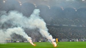 Dinamo, sancționată cu interzicerea ocupării a 7 sectoare ale stadionului propriu pentru 2 meciuri