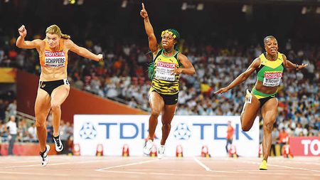 Moment incredibil la CM de atletism. O atletă a făcut asta în timpul cursei, organizatorii s-au făcut că nu văd. FOTO uluitor
