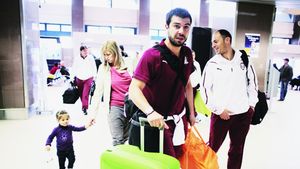 Scene INCREDIBILE la Rapid! Șumudică spre nevasta lui Marius Constantin:** "Ia uite ce g..z roșu ai!"