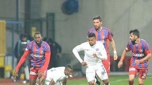 Eșec pentru românii lui Karabukspor. Cu Găman, Tănase, Torje titulari, și cu Grozav introdus pe parcurs, turcii au pierdut pe teren propriu