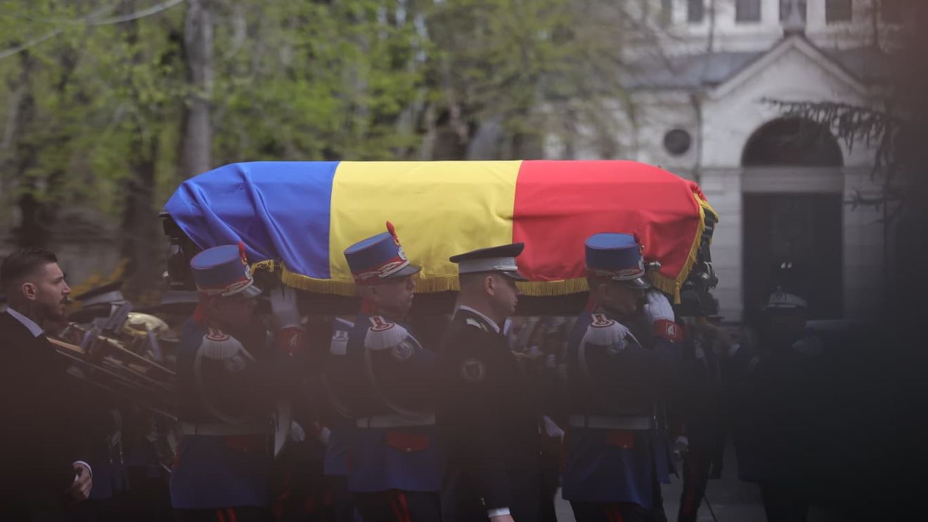 Înmormântarea lui Mircea Lucescu. Începe ceremonia funerară de la Cimitirul Bellu