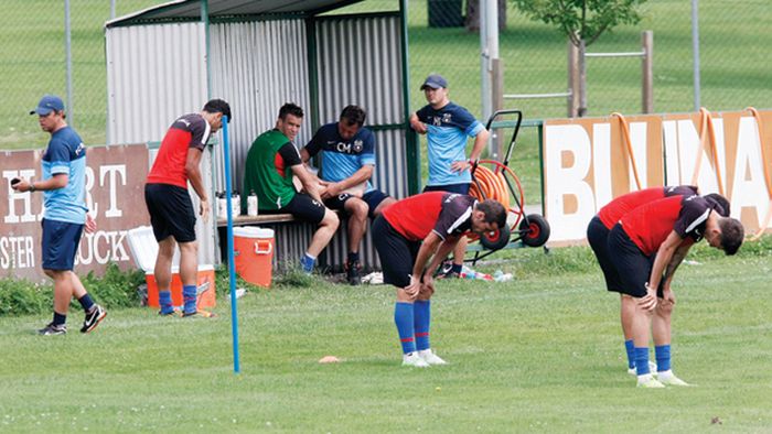 Surprize-Surprize! Roș-albaștrii s-au frecat la ochi la antrenamentul de astăzi: "Gata, te-a transferat nea Gigi?"** Ce fost dinamovist se pregătește cu Steaua