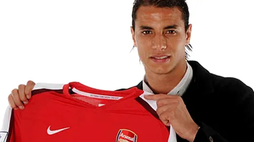 OFICIAL: Chamakh, noul vârf al lui Arsenal