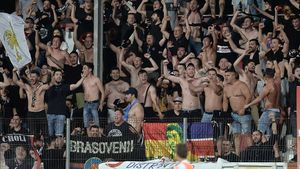 EXCLUSIV | Opriți fotbalul, vin suporterii! Caz halucinant în fotbalul românesc: un meci a fost anulat de frica ultrașilor: "Poliția a zis că vine tot SUD-ul Stelei, că ne omoară pe toți și iese tămbălău". Reacția fanilor Stelei