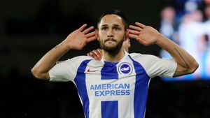Îl mai ții minte pe Florin Andone, atacantul în care fanii naționalei României își puneau mari speranțe! Coșmarul său e la un pas să se încheie: ce club de mare tradiție din Spania vrea să îl transfere din Premier League