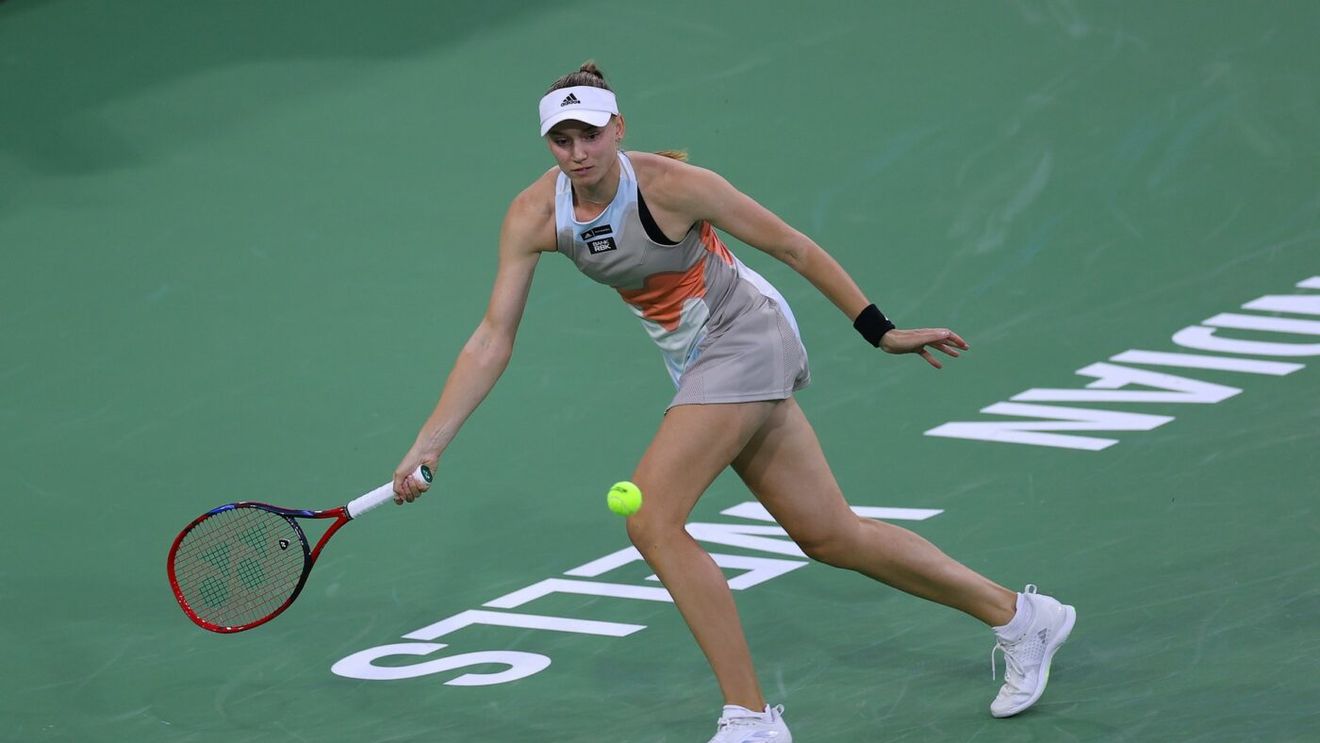Încă un scandal zguduie din temelii circuitul feminin WTA! Ce îi face antrenorul rusoaicei Elena Rybakina la vestiare? Acuzațiile dure pentru Stefano Vukov sunt contrazise chiar de rivala Simonei Halep, dar toată lumea se întreabă dacă e realitatea sau doar frică!
