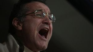 "Când ești manager la Steaua, trebuie să te aștepți la răutăți!** Cum să nu se ia lumea de MM, care e mereu cu mâna pe pumnal?!"