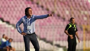 Velcea e optimist înaintea meciului cu Viitorul: "Jucăm la oră de Champions League, mă aștept să vină 10.000 de oameni"