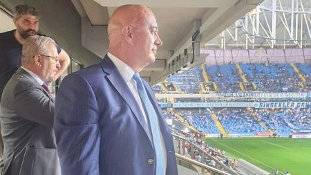 Apariție surprinzătoare în lojă! Vasile Dîncu a făcut deplasarea în Turcia pentru Adana Demirspor - CFR Cluj | FOTO