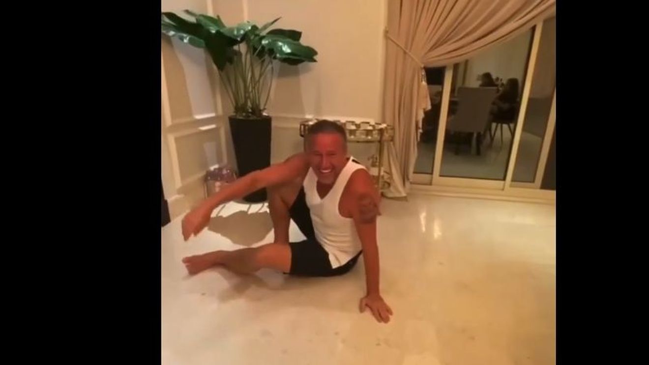 Laurențiu Reghecampf, provocări inedite în izolare! A pierdut la Macao și a suportat consecințele | VIDEO