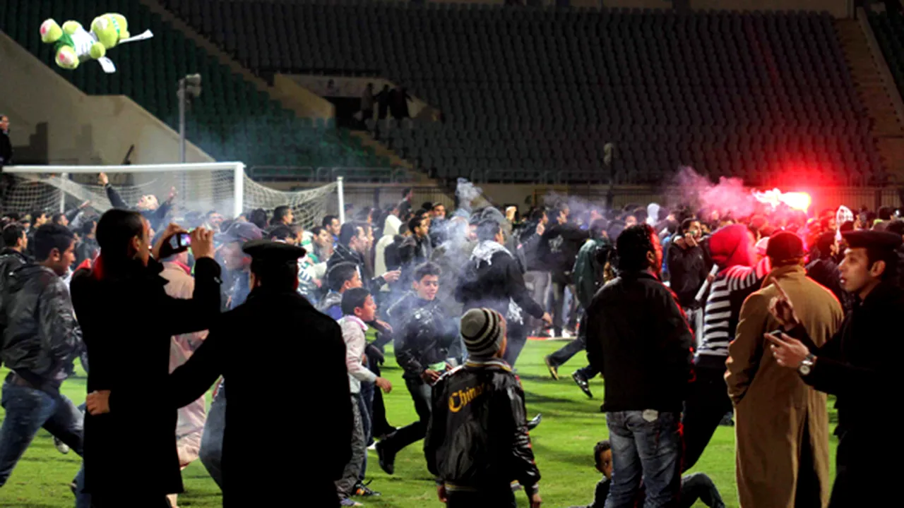 Conducerea Federației de fotbal din Egipt, demisă în bloc după TRAGEDIA din Port Said!** Fanii amenință cu noi violențe: 