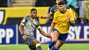 Gigi Becali le-a luat toți banii arabilor pe Florinel Coman, iar fotbalistul continuă să-i dezamăgească. A fost din nou printre cei mai slabi