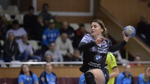 CSM București și-a revenit din șocul „Buzău" și este într-o creștere evidentă de formă înaintea marelui meci cu Gyor din Liga Campionilor. HC Zalău a învins Corona Brașov fără emoții