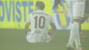 Lovitură pentru CFR Cluj! Ciprian Deac a ieșit accidentat în meciul cu Chindia! Vești îngrijorătoare pentru Edi Iordănescu | FOTO&VIDEO