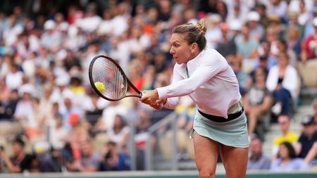 Simona Halep, dezvăluiri dureroase despre eliminarea de la Roland Garros: „Nu pot să fiu eu pe teren!”. Cum a uimit-o Patrick Mouratoglu | VIDEO