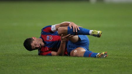 "Tănase are șanse mici de a fi recuperat"** VEZI cum va arăta Steaua la Napoli și la ce surpriză se gândește Lăcătuș!