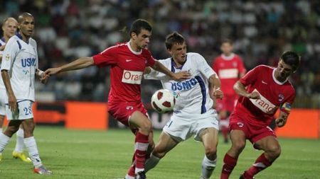 "Trocul" care a stins ultimul scandal din Liga 1**: Dinamo a luat un fotbalist care a jucat lângă Rui Costa!