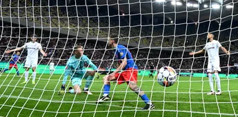 Gafa care l-a scos din minți pe Dan Petrescu. Eroarea care o poate costa titlul pe CFR Cluj