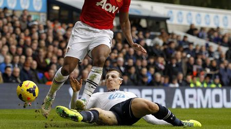 VIDEO - Faza etapei în Premier League: Valencia vs Chiricheș. Cum a trecut starul lui United de român 