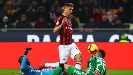 Grande Piatek! Evoluție de excepție pentru atacant la debutul pentru AC Milan. A tranșat de unul singur meciul cu Napoli. VIDEO cu dubla de senzație 