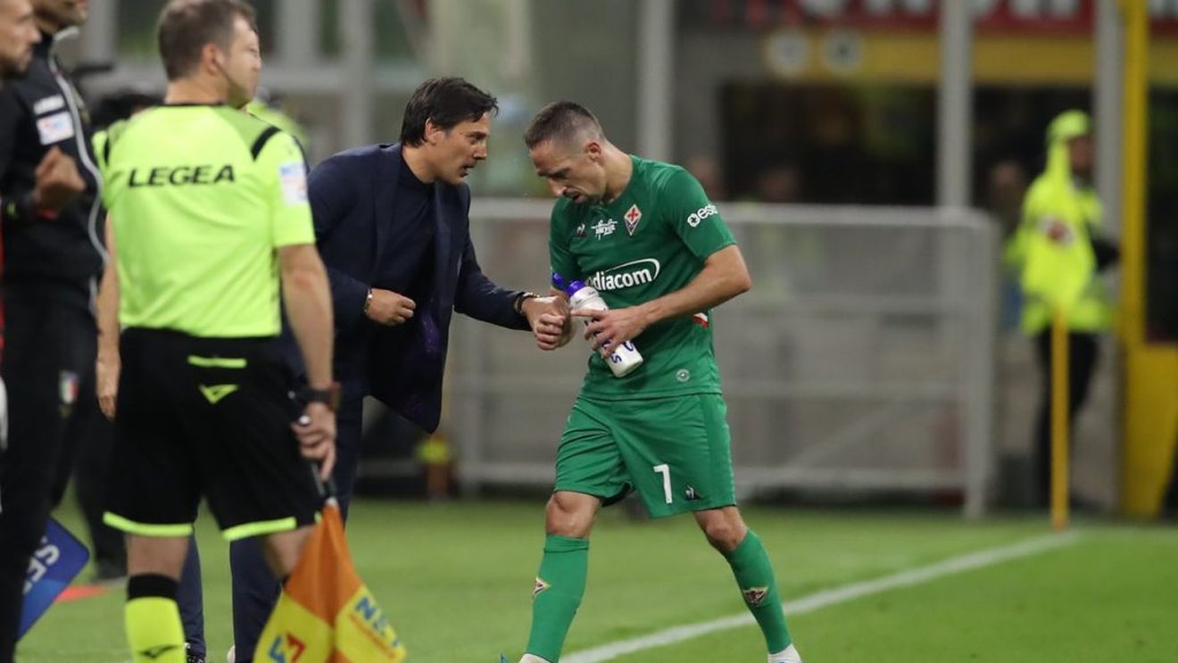 Și-a dezamăgit fanii pentru a doua oară și a fost dat afară! Cifrele dezastruoase i-au fost fatale