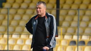 Valeriu Tița a semnat pe un an cu naționala Siriei! „Idolul meu e Ilie Balaci, și ca fotbalist dar și ca antrenor" + Cum și-a julit în fața sa Mirel Rădoi genunchii pe bitum | SPECIAL