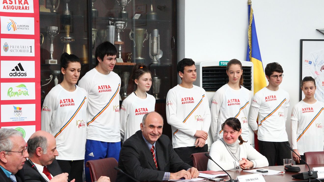 FRA a prezentat tricourile de campioni