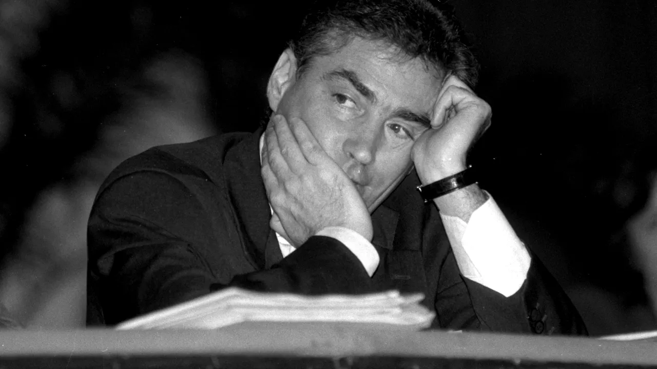 Cândva, în decembrie: 1989-2014. Ziua în care Steaua și Dinamo trebuiau să dispară. Petre Roman a ordonat demilitarizarea celor două cluburi. Mircea Pascu, șeful de atunci al FRF: 