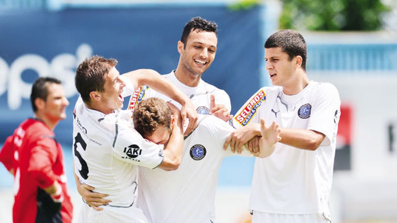 Echipa lui Hagi, acuzată de blat!** Ca să fie sigură de promovarea în Liga I, Viitorul a aranjat meciul cu Săgeata Năvodari! Cât a costat "blatul":