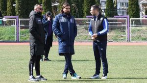 Dan Alexa continuă ca antrenor la ASU Poli. Reprezentanții clubului nu i-au acceptat demisia și îi dau mână liberă să facă ce ”schimbări consideră necesare”