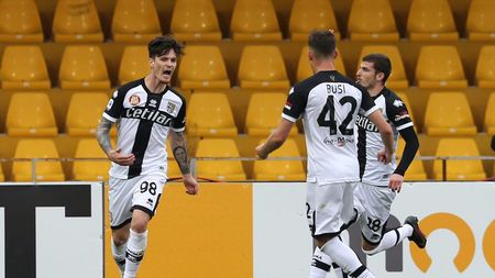 „Parma și-a blindat bijuteriile", vestea pentru fanii echipei din Serie B! Dennis Man și Valentin Mihăilă nu pleacă nicăieri