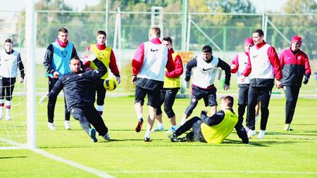 Il allenatore Danciu!** "Corbul" și "Cap de Zmeu" l-au ajutat pe Ciobi la ședințele de pregătire ale lui Dinamo