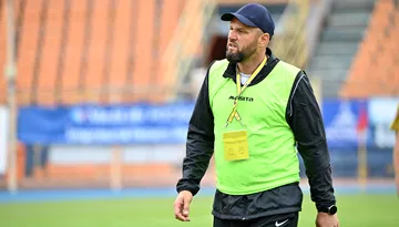 Valentin Avădanei rămâne antrenor la Ceahlăul. Clubul moldav a reziliat contractele cu 11 jucători și așteaptă ridicarea interdicției la transferuri