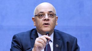 BREAKING NEWS | Raed Arafat, veste extraordinară pentru ultrași! A anunțat revenirea spectatorilor pe stadioane: „Participarea va fi permisă doar pentru ei”