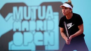 Surpriză la primul antrenament efectuat de Simona Halep la Madrid! Ce a afirmat jucătoarea care i-a fost sparring partner româncei: „Incredibilă!" VIDEO