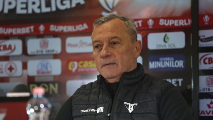 Mircea Rednic nu pleacă de la UTA indiferent de rezultatul meciului cu FC Botoșani și vrea să scape de unul dintre atacanții săi: „Bă, deja au trecut 6 luni!"