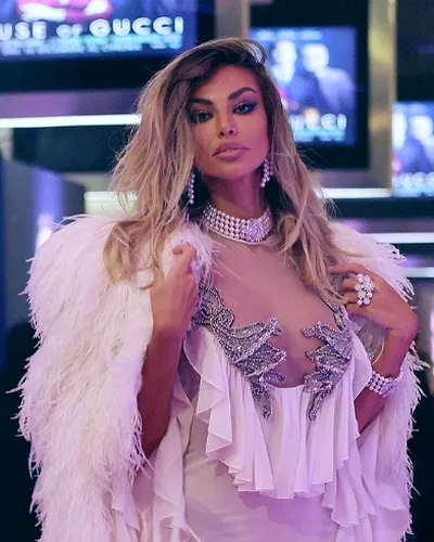 Cât de fericită este Mădălina Ghenea în viața personală. Ce răspuns a dat vedeta pe rețelele de socializare