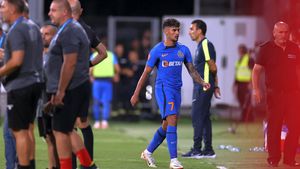 Florinel Coman, discurs de lider adevărat! Ce spune despre penalty-ul dat de Găman, despre greșeala catastrofală a lui Pantea și despre eliminarea proprie: „Tot timpul e așa aici”