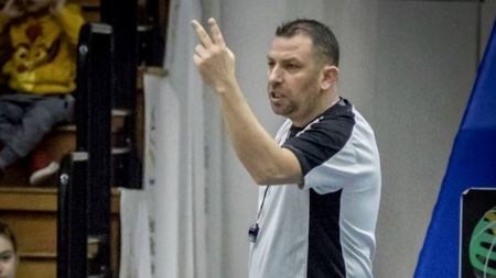 Vassaras ia exemplu! Un arbitru de baschet, suspendat 6 luni după ce a făcut praf un meci!