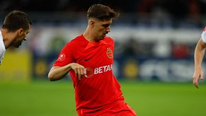 Ce atacant mai vrei, Gigi Becali? David Miculescu, gol cu stil în FCSB - Farul, după o preluare cu exteriorul și o finalizare cu același procedeu